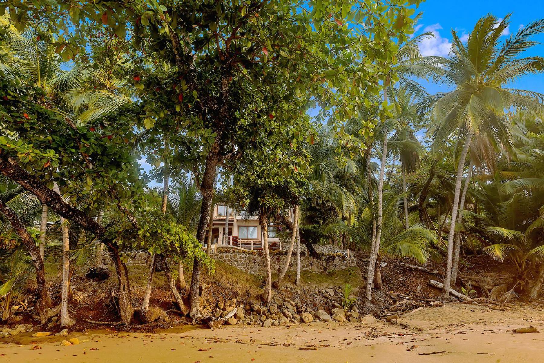 Palacio Tropical- Secluded & Private Beach Puntarenas Exterior photo